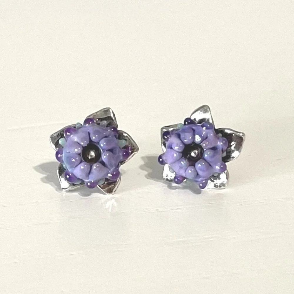 Sterling Silver Petite Purple Flower Stud Earrings Glass Lampwork Earrings‎